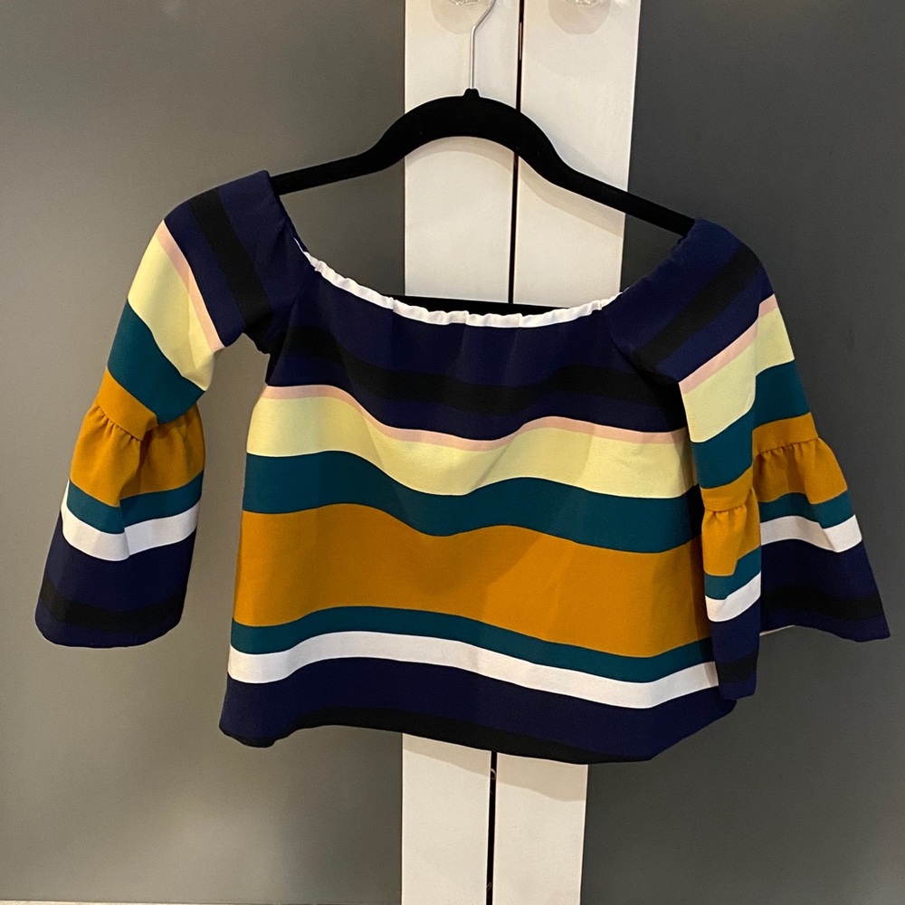 Over the shoulder crop top